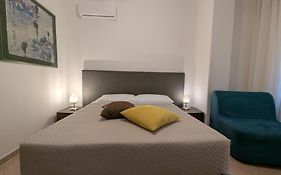 Napoli City Inn
